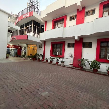 Hotel Magnet House Dehradun Eksteriør billede